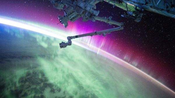 NASA OFFERS UP TO $400 MILLION FOR PRIVATE COMPANIES DEVELOP SPACE STATIONS