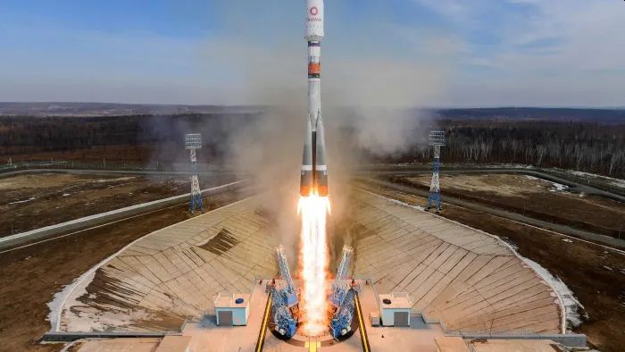 ‘HUGE RISK’ OF SPACE JUNK COLLISIONS AS SATELLITE LAUNCHES INTENSIFY, EXPERTS WARN