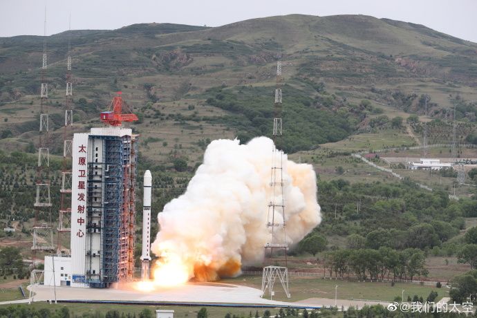 CHINESE CHANG ZHENG 2D LAUNCHES COMMERCIAL EARTH OBSERVATION SATELLITE AND SECONDARY PAYLOADS