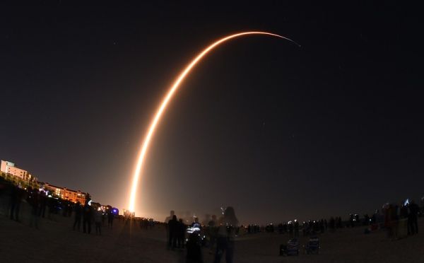 ASTRONOMERS PUSH FOR GLOBAL DEBATE ON GIANT SATELLITE SWARMS