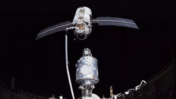NEW CRACKS FOUND ON INTERNATIONAL SPACE STATION