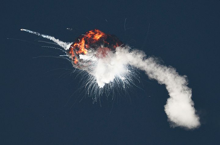 FIREFLY’S ALPHA ROCKET EXPLODES ON INAUGURAL TEST LAUNCH