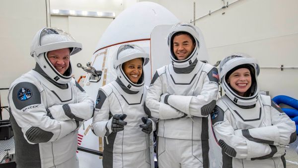 SPACEX'S INSPIRATION4 PRIVATE ALL-CIVILIAN ORBITAL MISSION: LIVE UPDATES