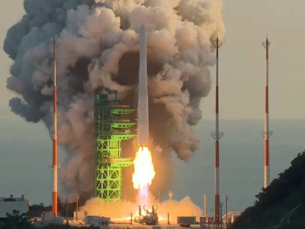 SOUTH KOREAN ROCKET FAILS TO REACH ORBIT ON INAUGURAL TEST FLIGHT