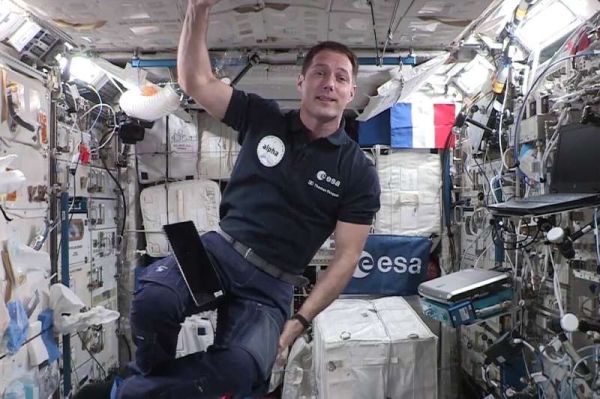 NASA COULD BRING ASTRONAUTS HOME FROM SPACE STATION BEFORE REPLACEMENTS ARRIVE