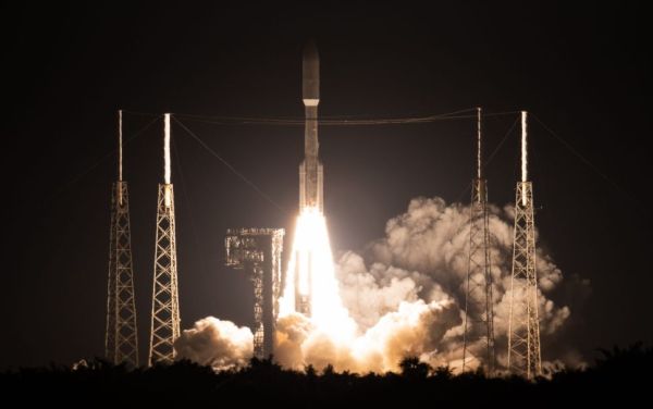 ATLAS V ROCKET LAUNCHES NASA LASER COMMUNICATIONS PROTOTYPE AND SPACE FORCE EXPERIMENTS INTO ORBIT
