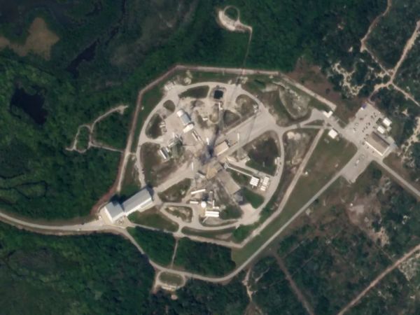 SPACEX FALCON 9 ROCKET SPOTTED FROM SPACE BEFORE AND AFTER EPIC 105-SATELLITE LAUNCH