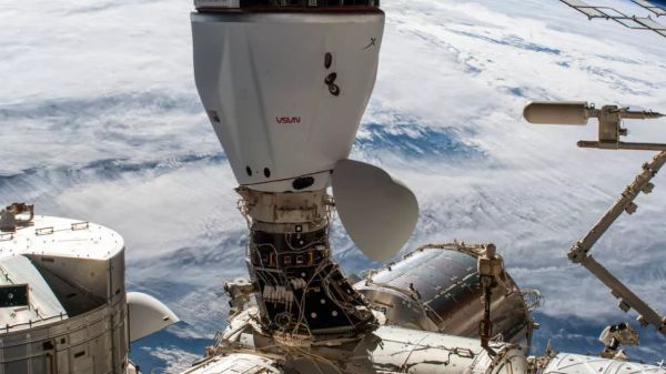 SPACEX DELAYS DRAGON CARGO SHIP DEPARTURE FROM SPACE STATION DUE TO SPLASHDOWN WEATHER. HOW TO WATCH IT SUNDAY.