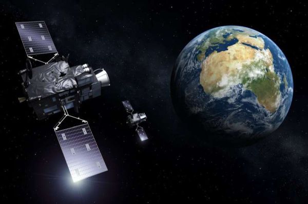 WEATHER SATELLITE PREPARES FOR LIGHTNING