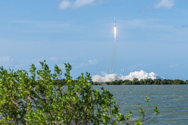 SPACEX LAUNCHES FALCON 9 BOOSTER FOR SECOND TIME IN THREE WEEKS