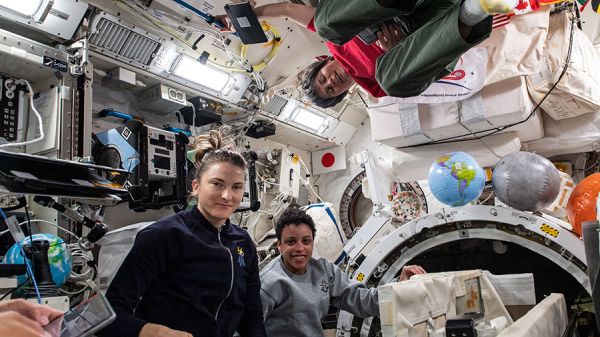 MISSION MANAGERS CONTINUE PLANNING CREW DRAGON DEPARTURE