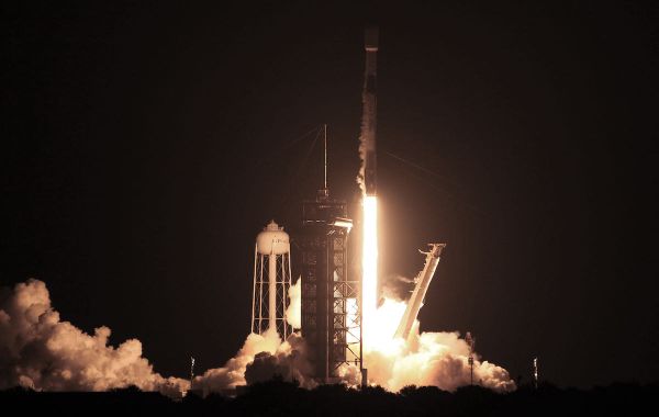 MORE STARLINK SATELLITES RIDE INTO ORBIT ON PREDAWN LAUNCH OF FALCON 9 ROCKET