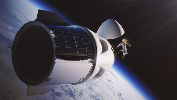 SPACEX TRAINING BEGINS THIS MONTH FOR FIRST COMMERCIAL SPACEWALK MISSION