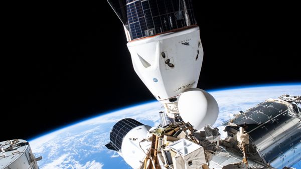 STATION PREPS FOR PROGRESS AND DRAGON CARGO MISSIONS