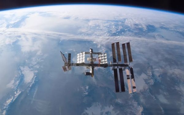 NEW RUSSIAN SPACE CHIEF CLARIFIES COMMENTS ABOUT INTERNATIONAL SPACE STATION DEPARTURE