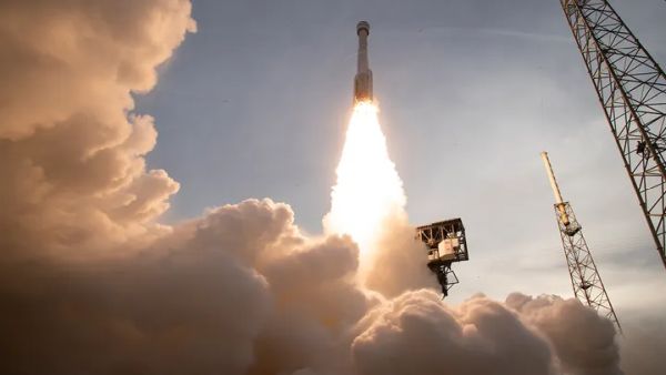 BOEING'S FIRST MANNED SPACEFLIGHT TO INTERNATIONAL SPACE STATION DELAYED TO NEXT YEAR