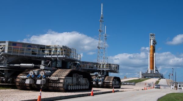 SLS TO ROLL BACK TO VAB AS HURRICANE APPROACHES FLORIDA