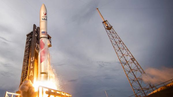 AMAZON TO LAUNCH FIRST OF ITS KUIPER INTERNET SATELLITES ON ULA ROCKET