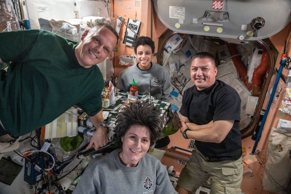 NASA, SPACEX DELAY CREW CAPSULE RETURN TO WAIT FOR BETTER WEATHER