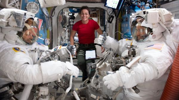 THANKSGIVING SPACE FESTIVITIES COME FROM 'THE FUTURE,' ASTRONAUTS SAY