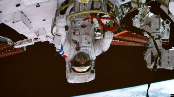 CHINA PREPARES TO SEND NEW 3-PERSON CREW TO SPACE STATION