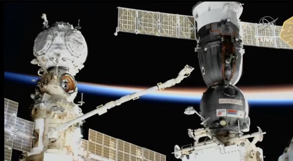 NASA POSTPONES SPACEWALK TO SUPPORT SOYUZ INVESTIGATION