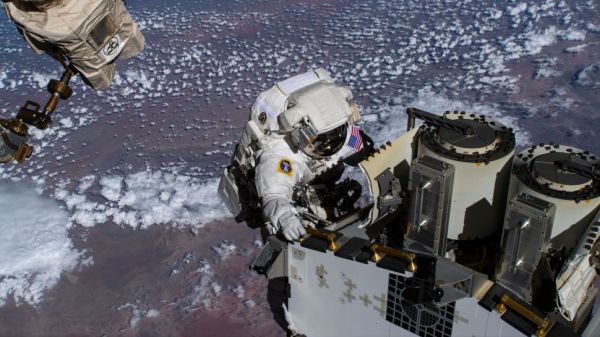 WATCH 2 ASTRONAUTS PERFORM 1ST SPACEWALK OF 2023 AT SPACE STATION TODAY