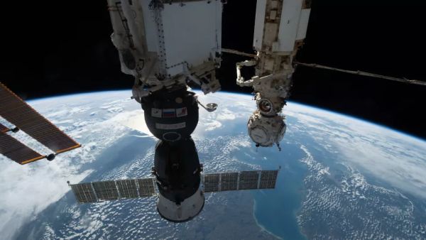RUSSIA DELAYS LAUNCH OF REPLACEMENT SOYUZ TO MARCH