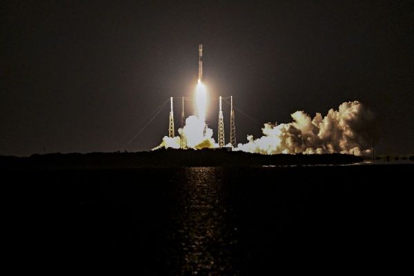 CHINA IS TRYING TO QUICKLY LAUNCH 13,000 SATELLITES TO DEFEAT STARLINK