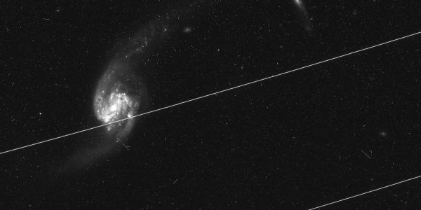 HUBBLE TELESCOPE FACES THREAT FROM SPACEX AND OTHER COMPANIES’ SATELLITES