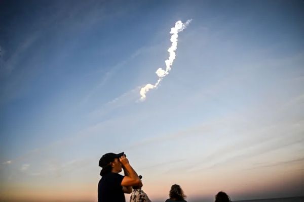 SPACEX’S STARLINK AND OTHER SATELLITE INTERNET PROVIDERS ARE MAKING LIGHT POLLUTION WORSE FOR ASTRONOMERS