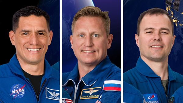 EXPEDITION 69 TRIO PREPS FOR SOYUZ RIDE AROUND STATION