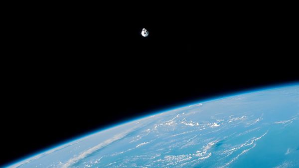 CREW PREPPING CARGO DRAGON FOR DEPARTURE AHEAD OF SPACEWALKS