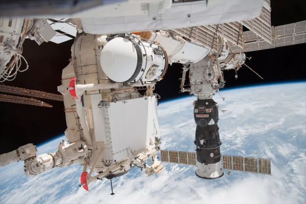 RUSSIAN SPACEWALK TO MOVE AIRLOCK OUTSIDE SPACE STATION POSTPONED