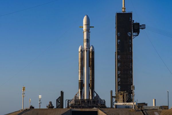 VIASAT-3 AMERICAS HOPING FOR FRIDAY RIDE ON EXPENDABLE FALCON HEAVY LAUNCH
