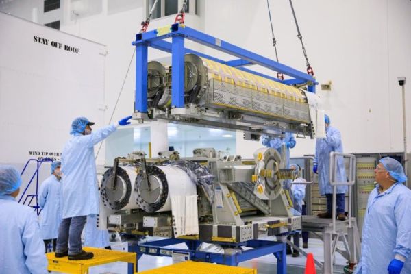 LOADED WITH SCIENCE, SUPPLIES, SPACEX FREIGHTER READY FOR LAUNCH TO SPACE STATION