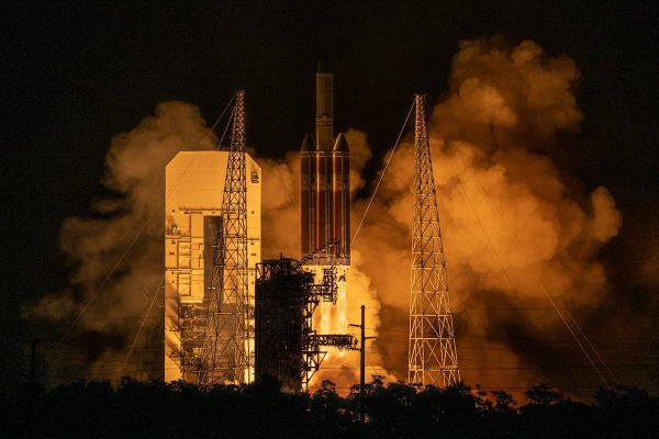 DELTA 4-HEAVY ROCKET LIFTS OFF WITH NRO SPY SATELLITE