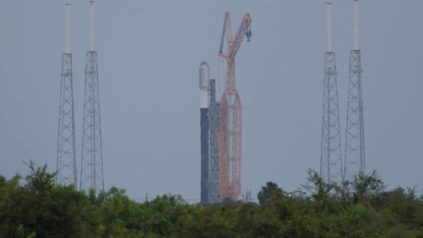 STRONG WINDS STYMIE BACK-TO-BACK SPACEX LAUNCH PLANS; VANDENBERG LAUNCH SUCCESSFUL