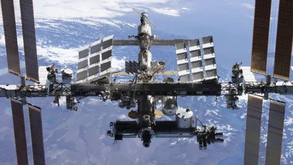 NASA DELAYS SPACEWALK A 2ND TIME DUE TO LEAK ON INTERNATIONAL SPACE STATION