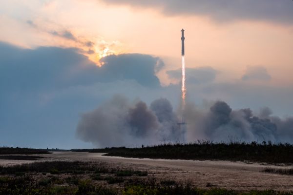 SPACEX ACCOMPLISHES FIRST SOFT SPLASHDOWN OF STARSHIP, SUPER HEAVY BOOSTER ON FLIGHT 4 MISSION