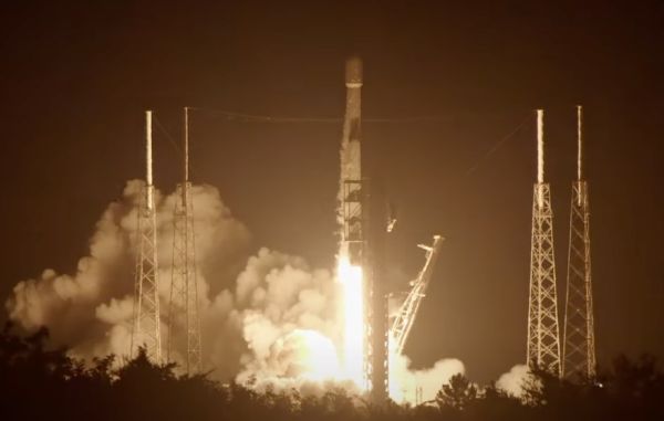 SPACEX LAUNCHES 22 STARLINK SATELLITES ON FALCON 9 FLIGHT FROM CAPE CANAVERAL
