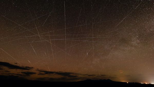 CELLULAR STARLINK SATELLITES LIGHT UP THE NIGHT SKY A BIT TOO MUCH