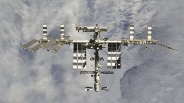 ISS COULD 'DRIFT DOWN' FOR A YEAR BEFORE SPACEX VEHICLE DESTROYS IT IN EARTH'S ATMOSPHERE