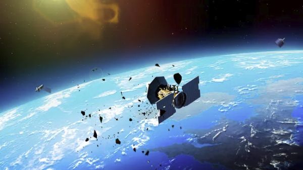 SCIENTISTS CALL ON UN TO HELP SOLVE EARTH'S SPACE JUNK PROBLEM