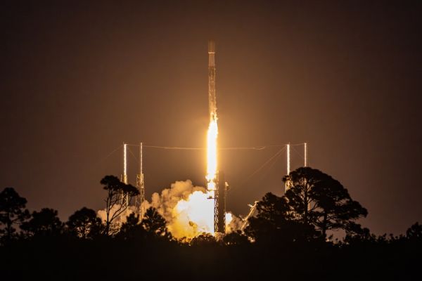 SPACEX STICKS FIRST FALCON 9 BOOSTER LANDING IN THE BAHAMAS